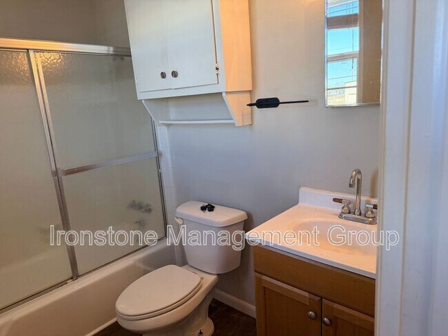 Building Photo - 109 S 9th St