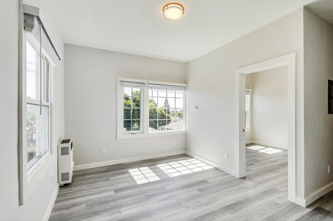 Building Photo - 1707 36th Ave