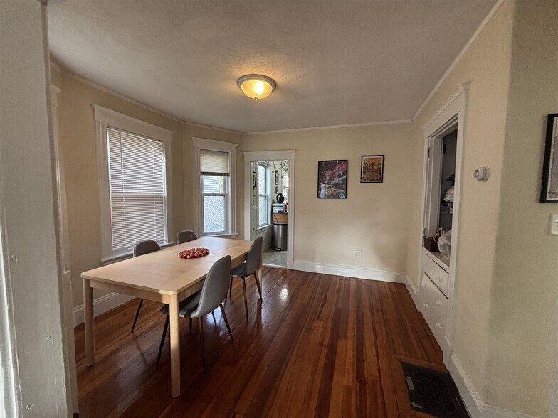 Building Photo - 9 Orrin St