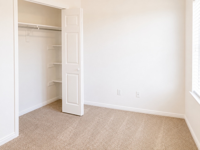 Building Photo - Jorgensen Duplex