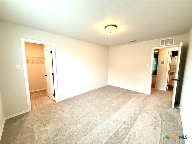 Building Photo - 118 Beveridge Rd