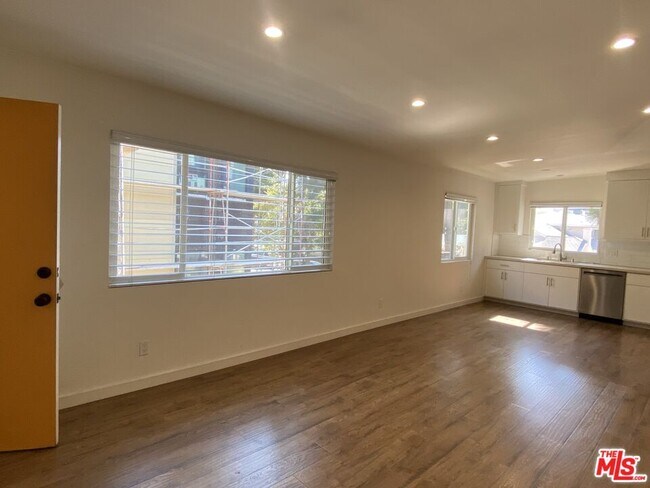 Building Photo - 3332 Helms Ave