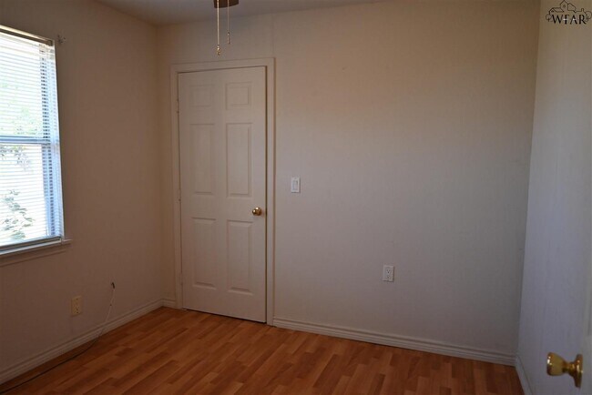 Building Photo - 203 Prairie St