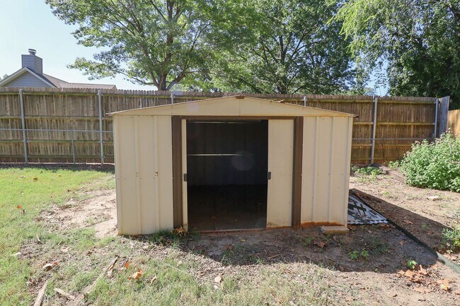 Building Photo - Beautifully Redone 3 Bedroom South Tulsa H...