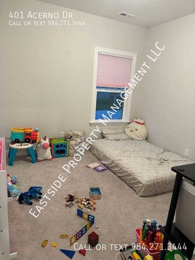 Building Photo - 401 Acerno Dr