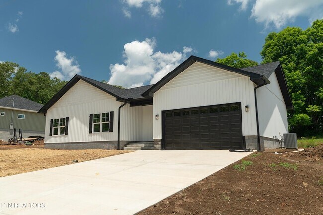 Building Photo - 5706 Zurich Way