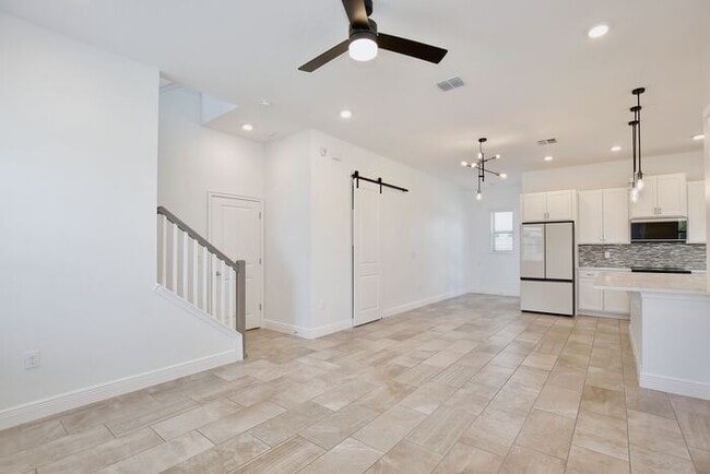 Building Photo - Charming 3/2.5 Courtyard Home with Loft & ...