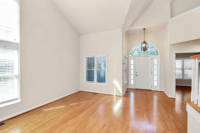 Building Photo - Large Olde Providence Home For Rent!