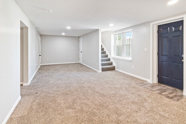 Building Photo - 181 SE State Rte 13