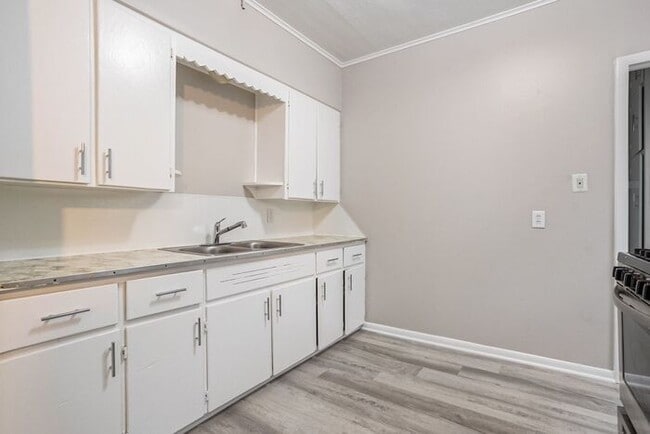 Building Photo - $849-Stylish 1-Bed/1-Bath Apartment with a...