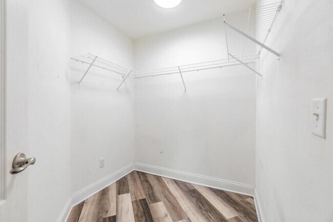 Building Photo - 10050 Landport Way