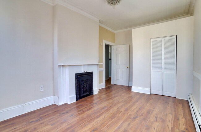 Building Photo - 118 Bowers St