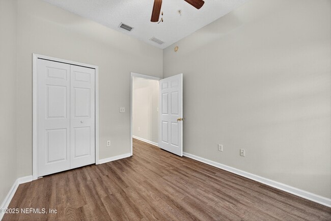 Building Photo - 7047 Deer Lodge Cir