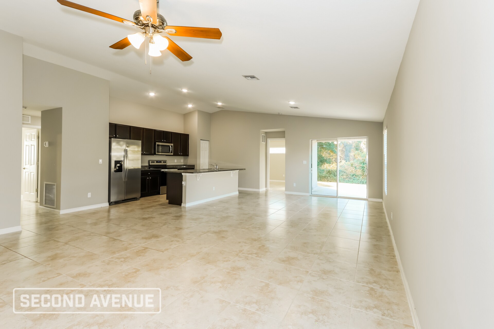 Building Photo - 1426 Paramount Ave SE