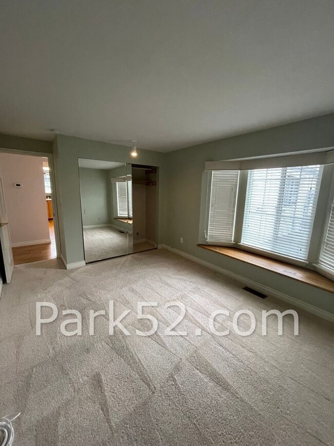 Building Photo - 2801 N Narrows Dr