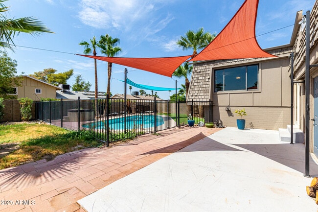 Building Photo - 8307 E Buena Terra Way