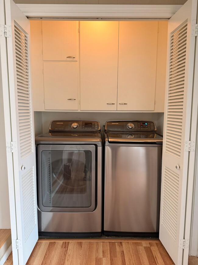 Building Photo - 3860 Linda Vista Ave