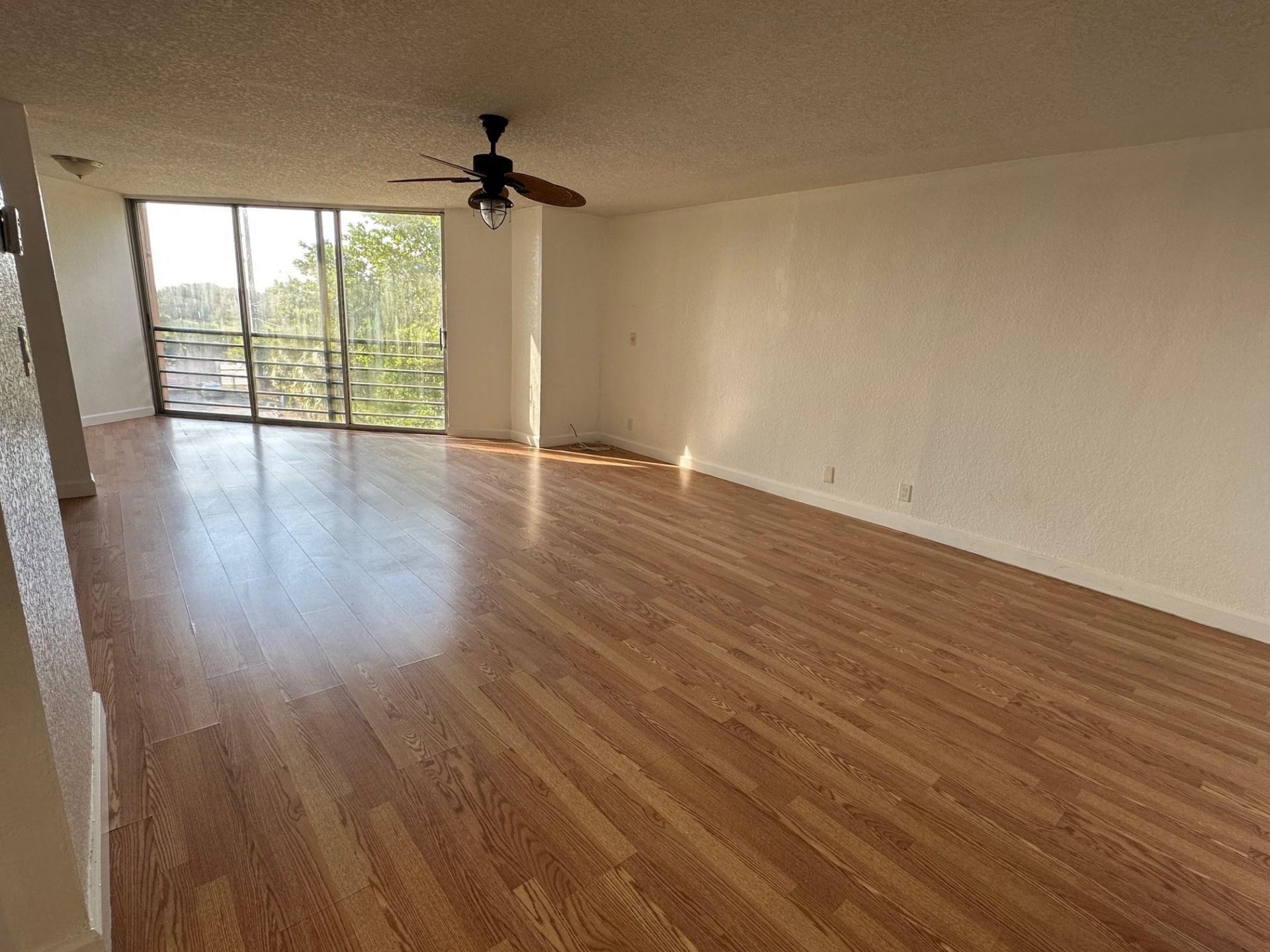 Building Photo - 8135 Sunrise Lakes Blvd