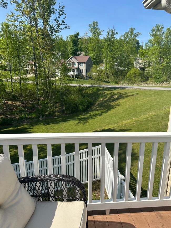 Building Photo - 425 Oakmont Ct