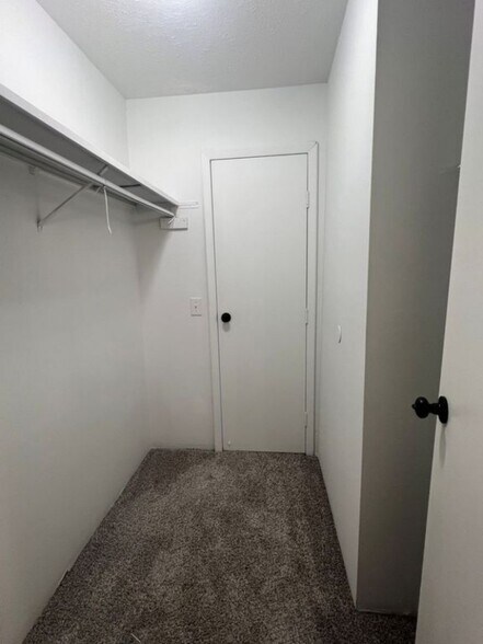 Building Photo - 1310 Old Manor Rd