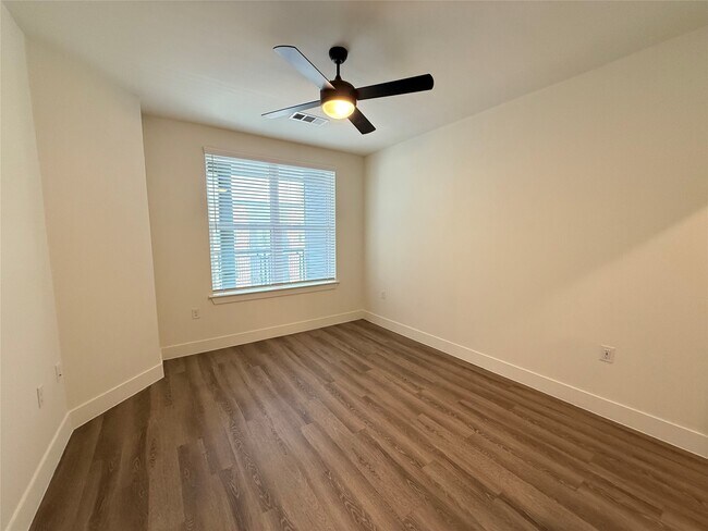 Building Photo - 2520 Washington Ave