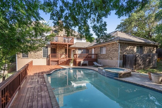 Building Photo - 1903 Port Royal Dr