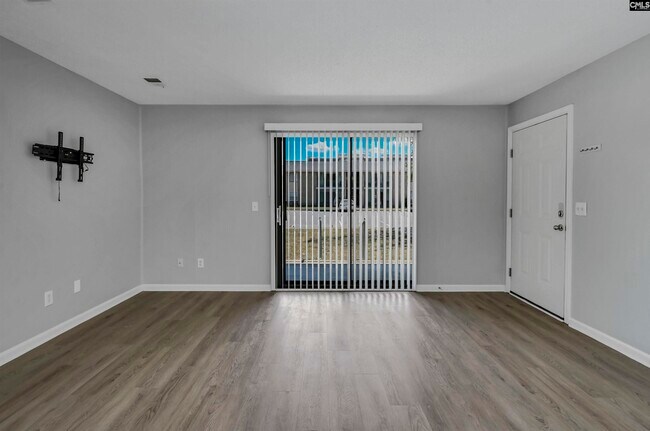 Building Photo - 331 W Main St