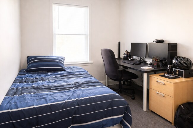 Building Photo - 15 Marney St