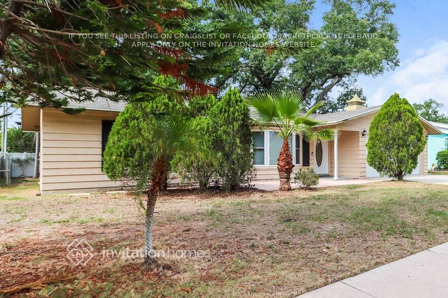 Building Photo - 1685 Fortune Dr