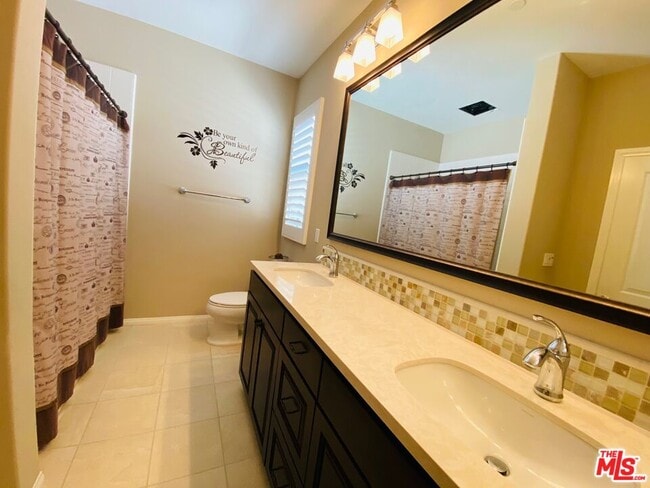 Building Photo - 51 Ivory Petal