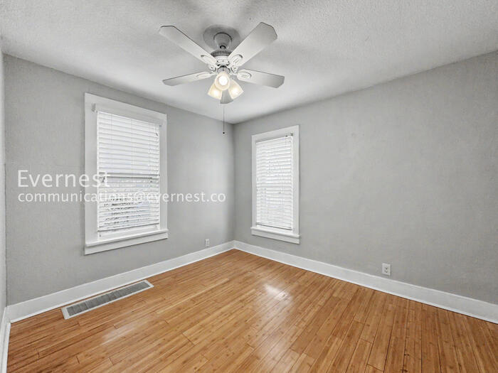 Building Photo - 4301 S Lincoln St