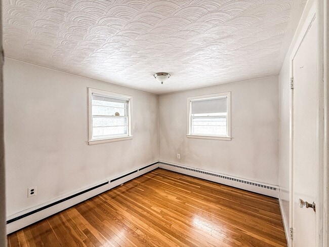 Building Photo - 16 Christy Ln