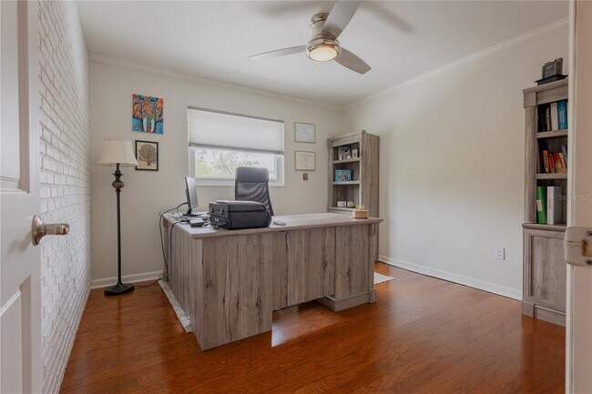 Building Photo - 615 Valle Vista Dr