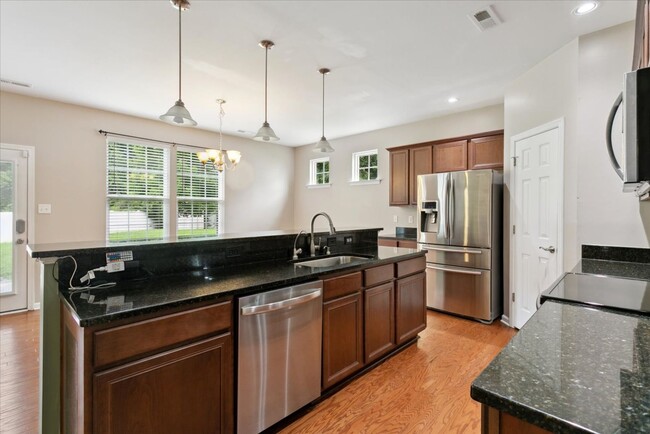 Building Photo - Hampton Home for Rent (3 bed/2.5 bath)