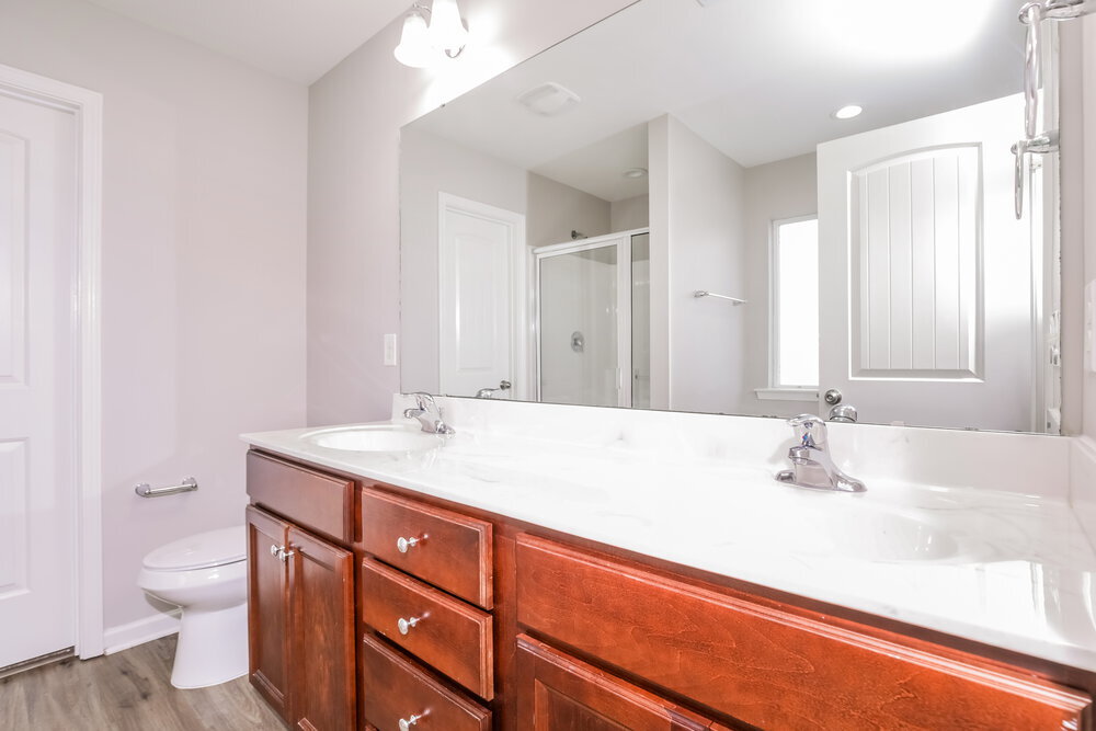 Building Photo - 934 Lakemont Dr