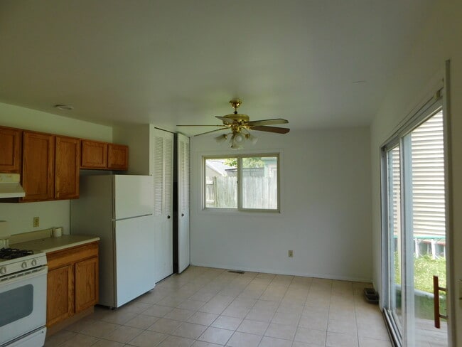 Building Photo - 163 Tealwood Rd
