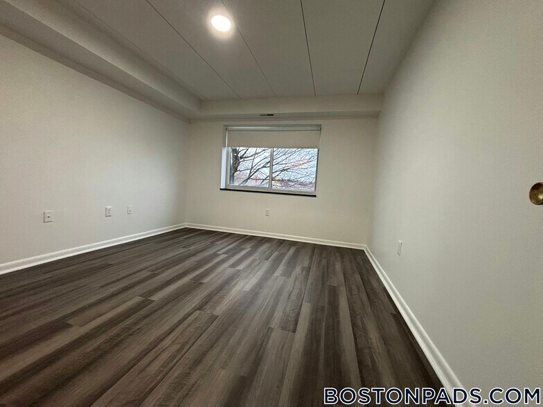 Building Photo - 51 Hill Rd