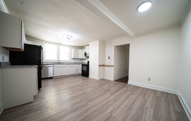 Building Photo - 1/2 Mo Off Special - Historic area - China Grove- 1 bed,1bath Unit