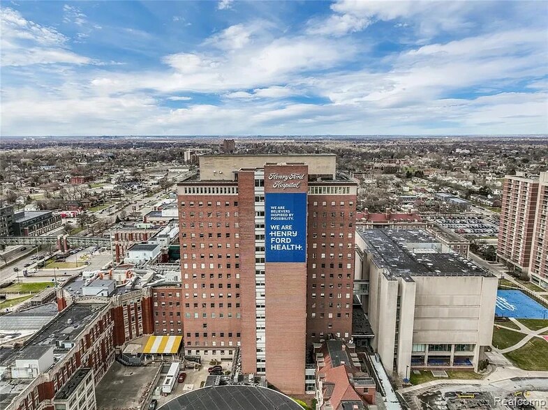 Building Photo - 1502 Virginia Park St