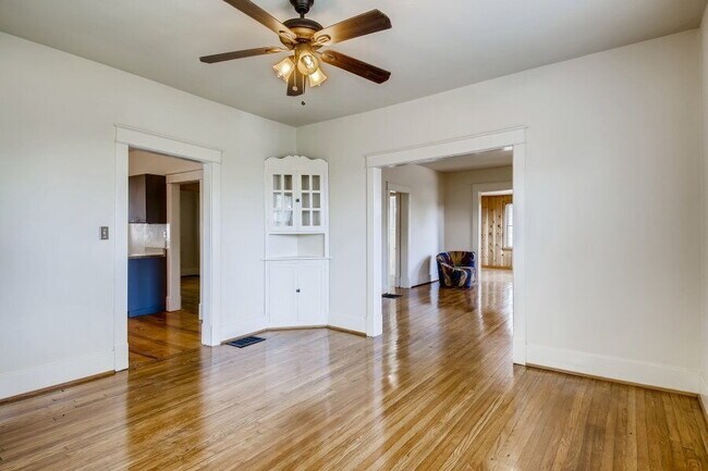Building Photo - Charming Brick Cottage near Vanderbilt