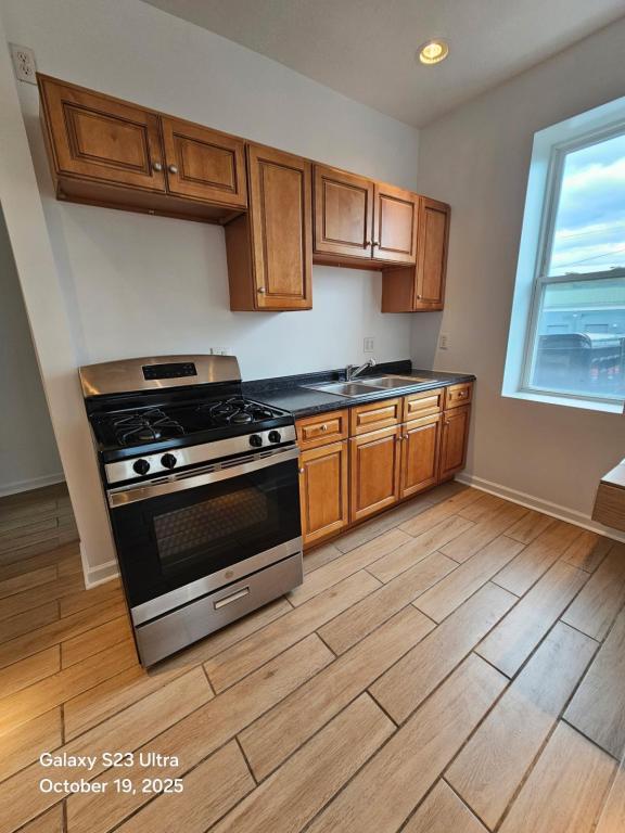 Building Photo - 116 10th St