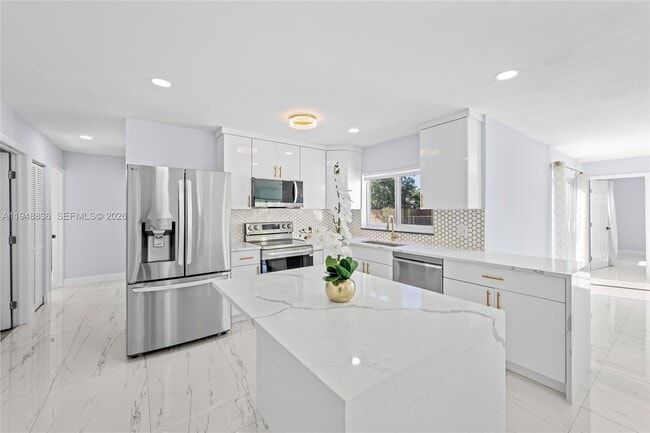 Building Photo - 1720 SW 13th St