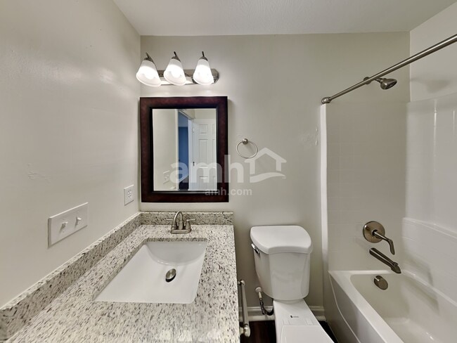 Building Photo - 89 Henderson Ln