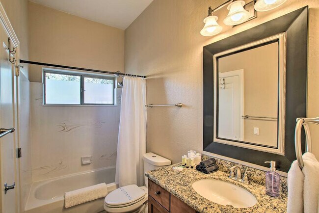 Building Photo - 3055 N Red Mountain