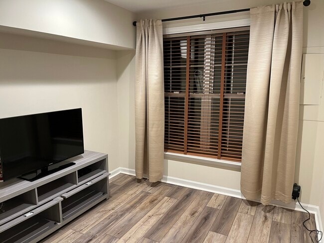 Building Photo - 5448 Summer Leaf Ln