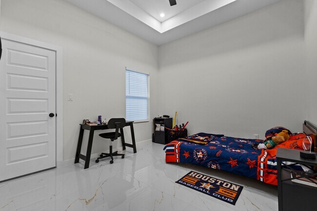 Building Photo - 7425 Lake Havasu