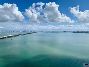 Building Photo - 480 NE 31st St