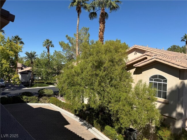 Building Photo - 2050 W Warm Springs Rd