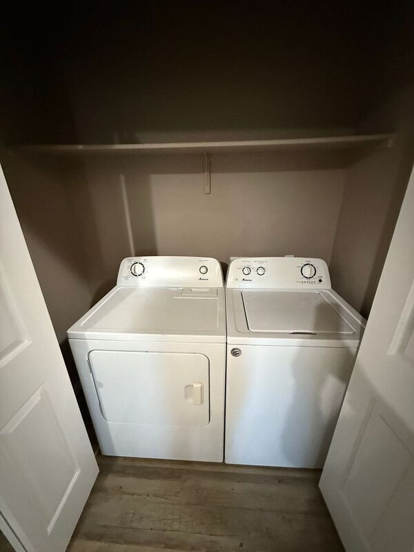 Building Photo - 4255 Hawthorne Ave NE