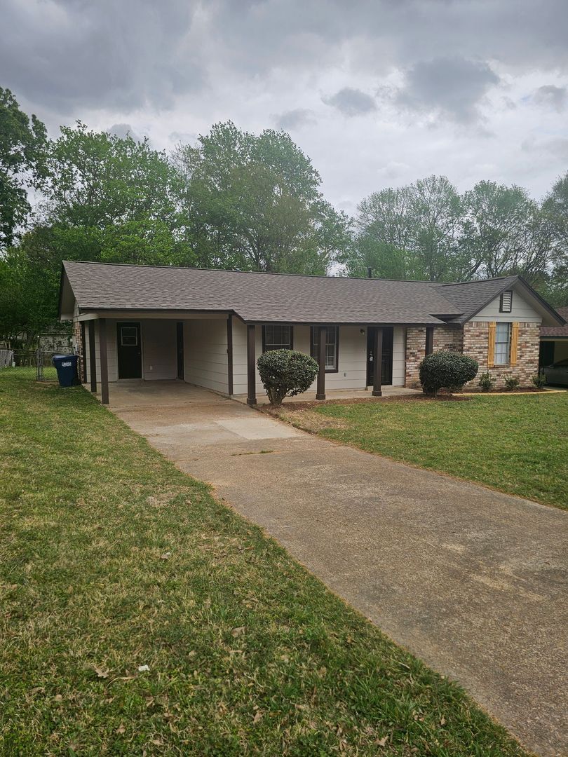 Building Photo - 6620 Forestgate Rd